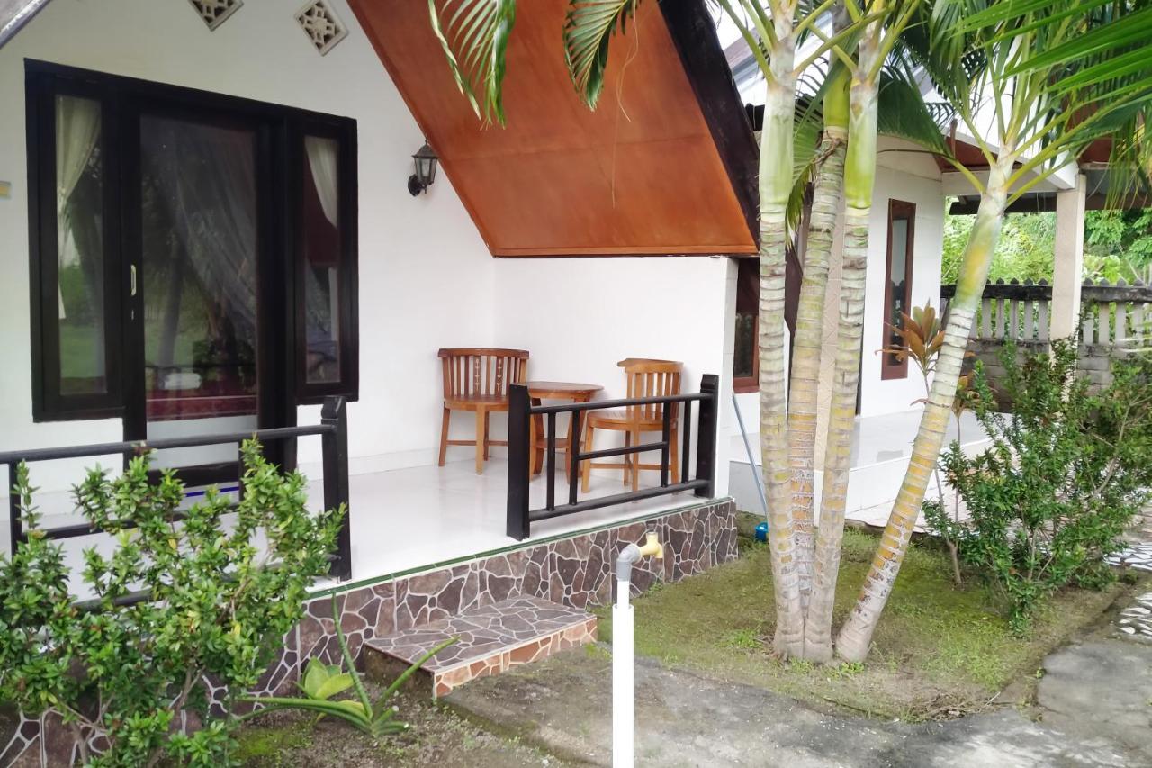 Coconut Gili Meno Hotel Екстериор снимка